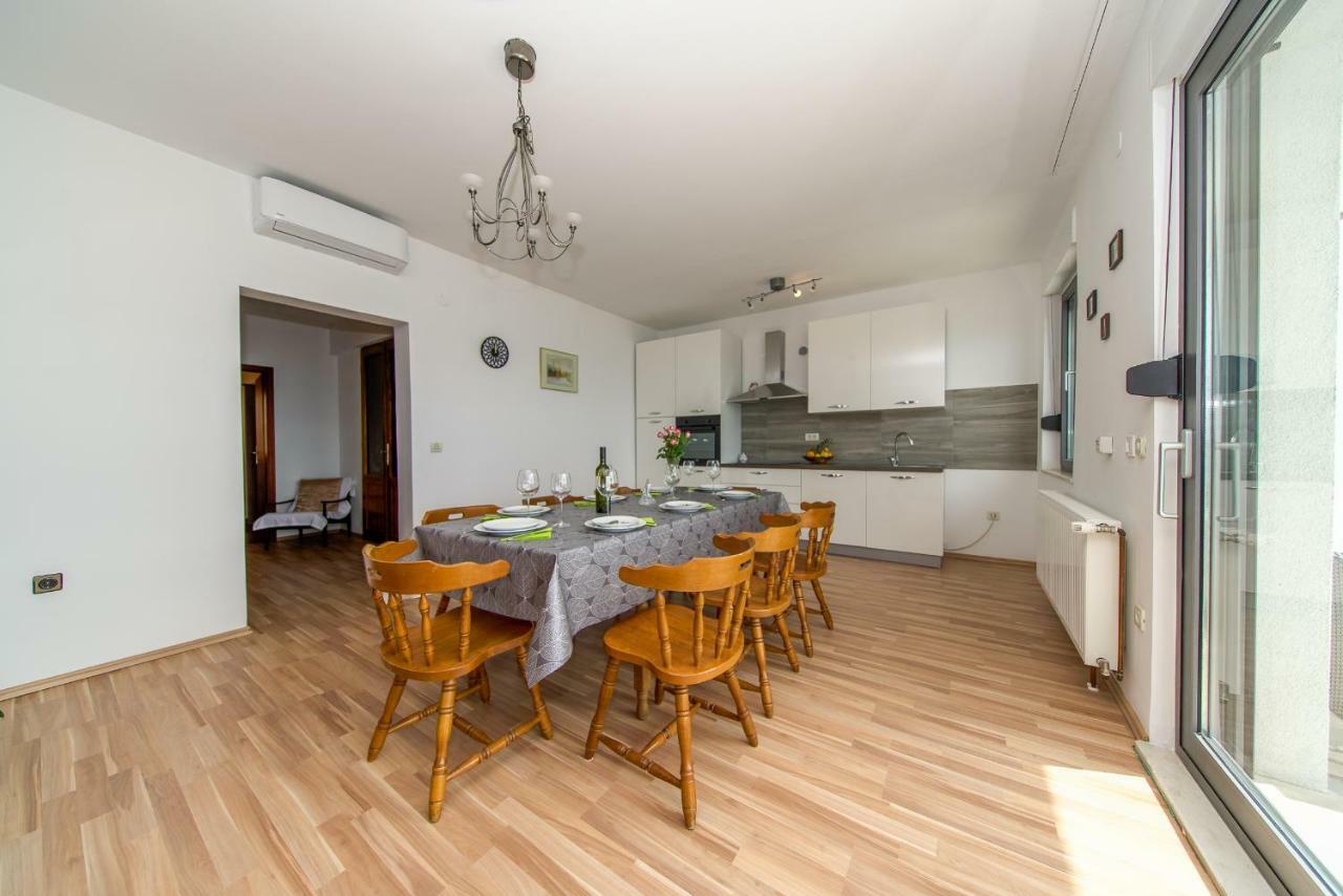 Apartments L&L Дуги-Рат Экстерьер фото