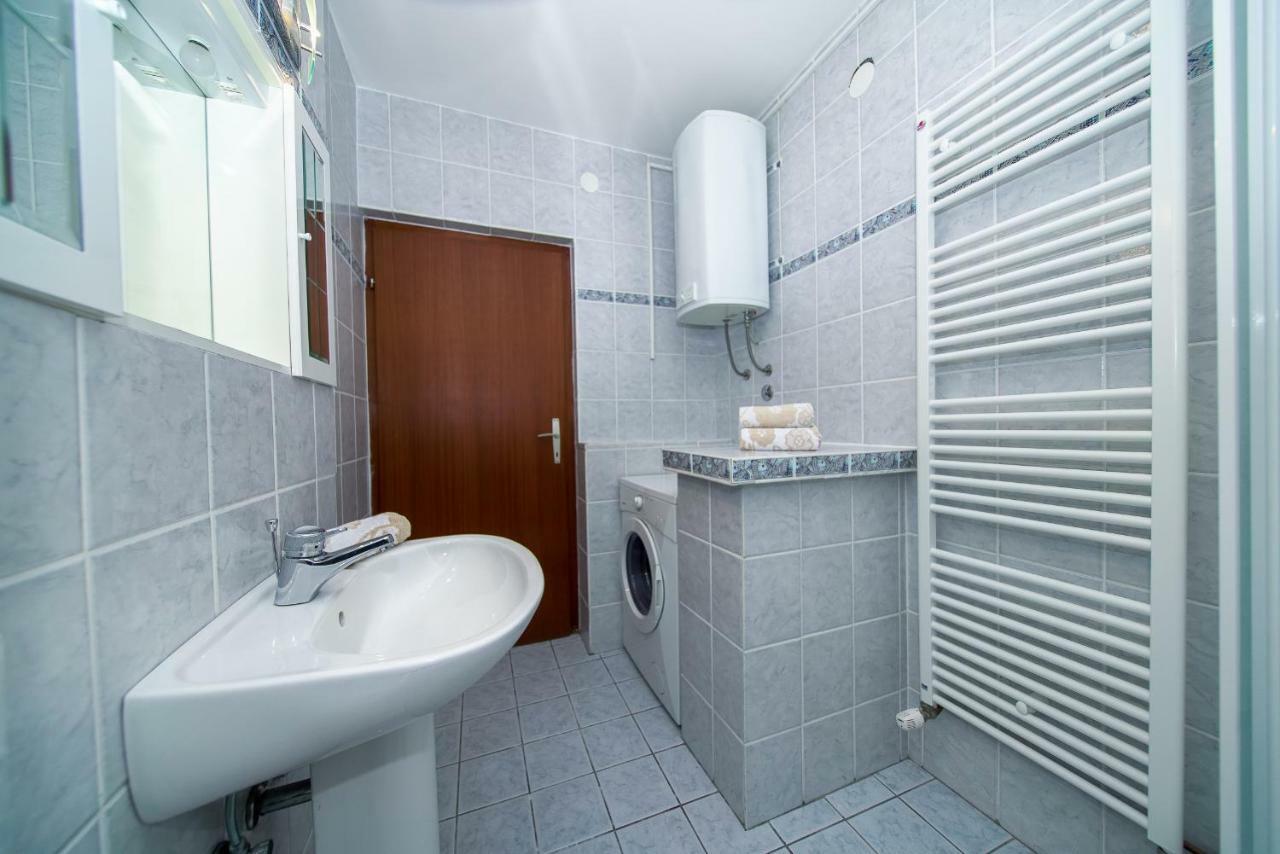 Apartments L&L Дуги-Рат Экстерьер фото